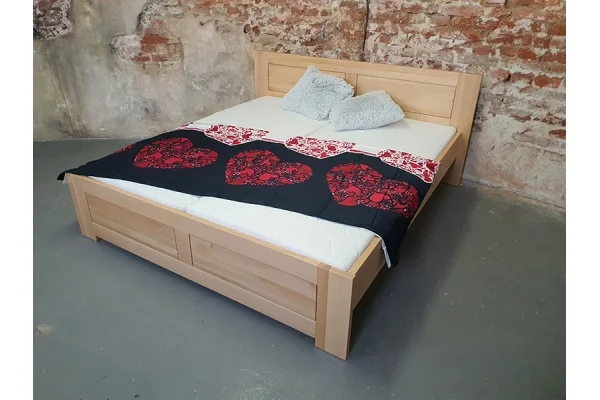 Masivní postel BUK DANA