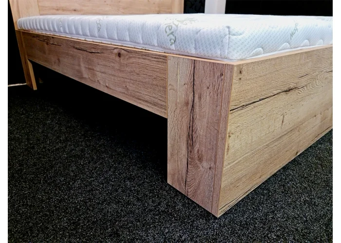 Postel z lamina| STUDENT | Česká Výroba