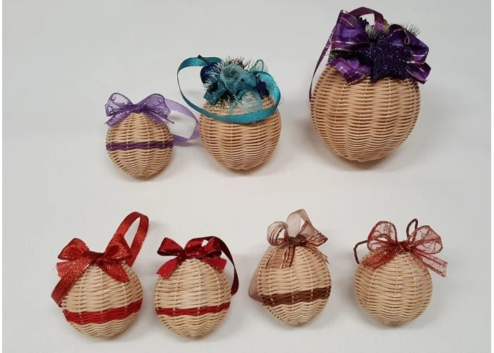 Vánoční koule z pedigu mix barev - velikost L