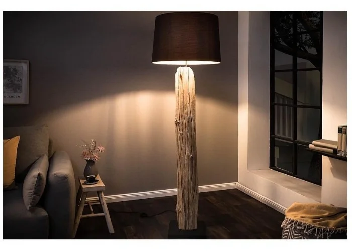 Stojací lampa v  přírodním dřevě rousilique černá