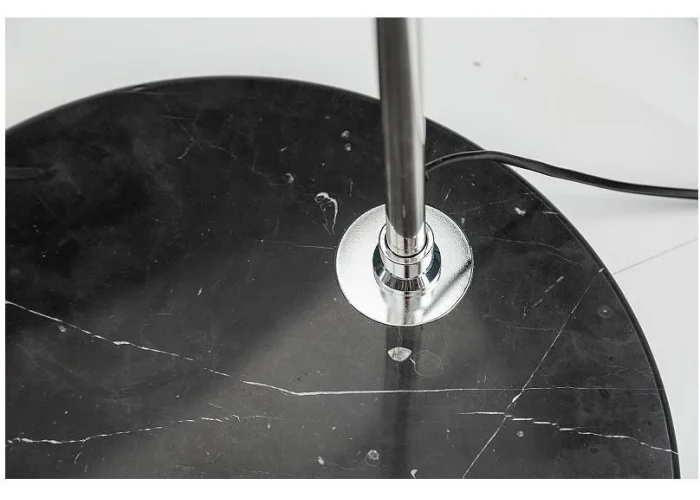 Stojací lampa Forma černé zlato